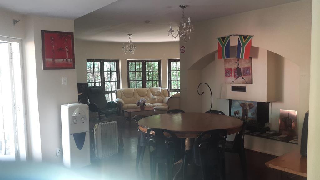 Rosebank Lodge & Backpacker Johannesburg Exterior foto